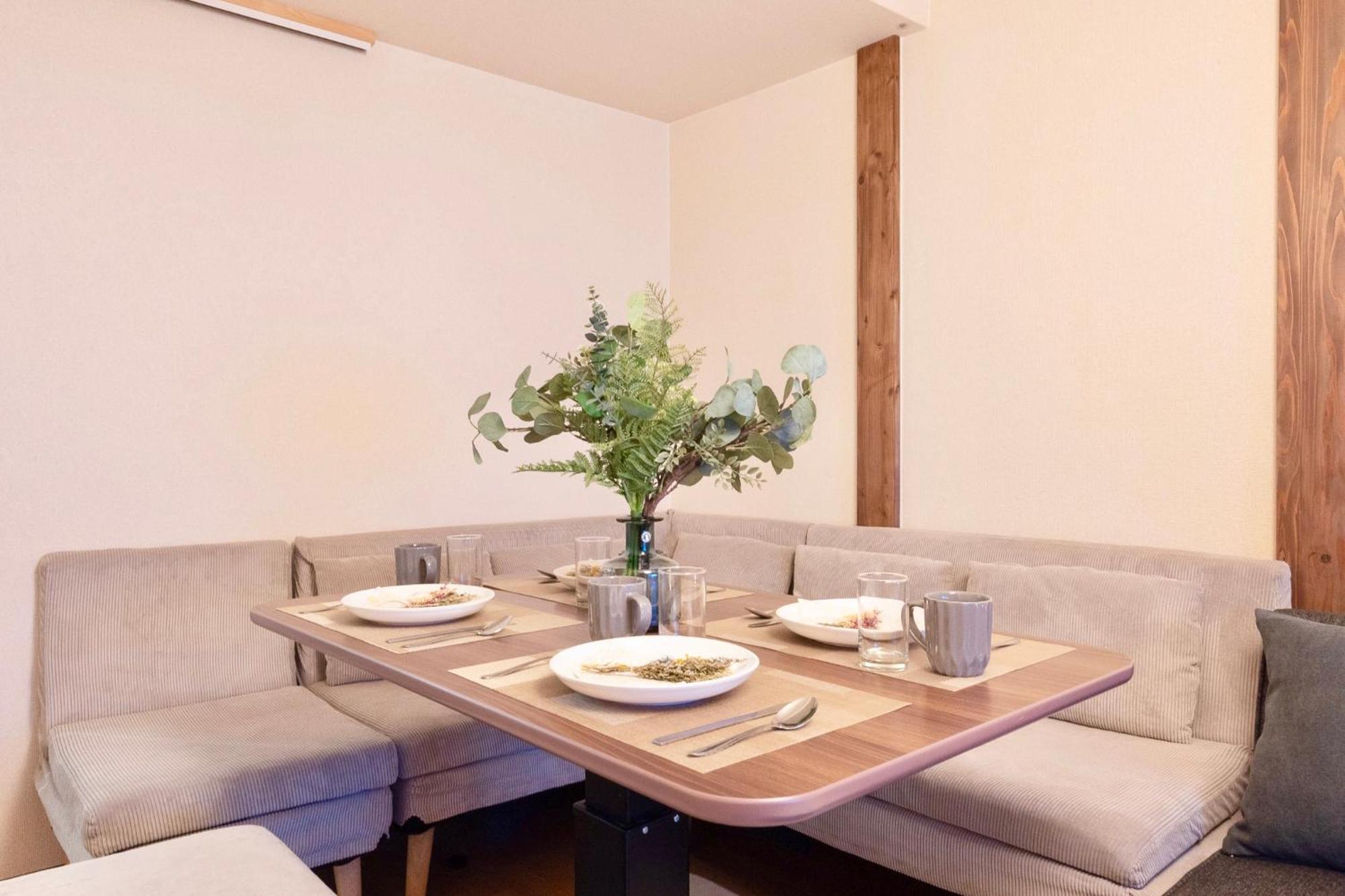 Appartamento Kizuna 絆 - 5 Bedding In 2 Tatami Rooms, Max 11, 1 And A Half Bath Rooms, 30min To Usj, Kaiyukan Aquarium & Namba, 12min To Kyocera Dome, , Japanese Style Private House